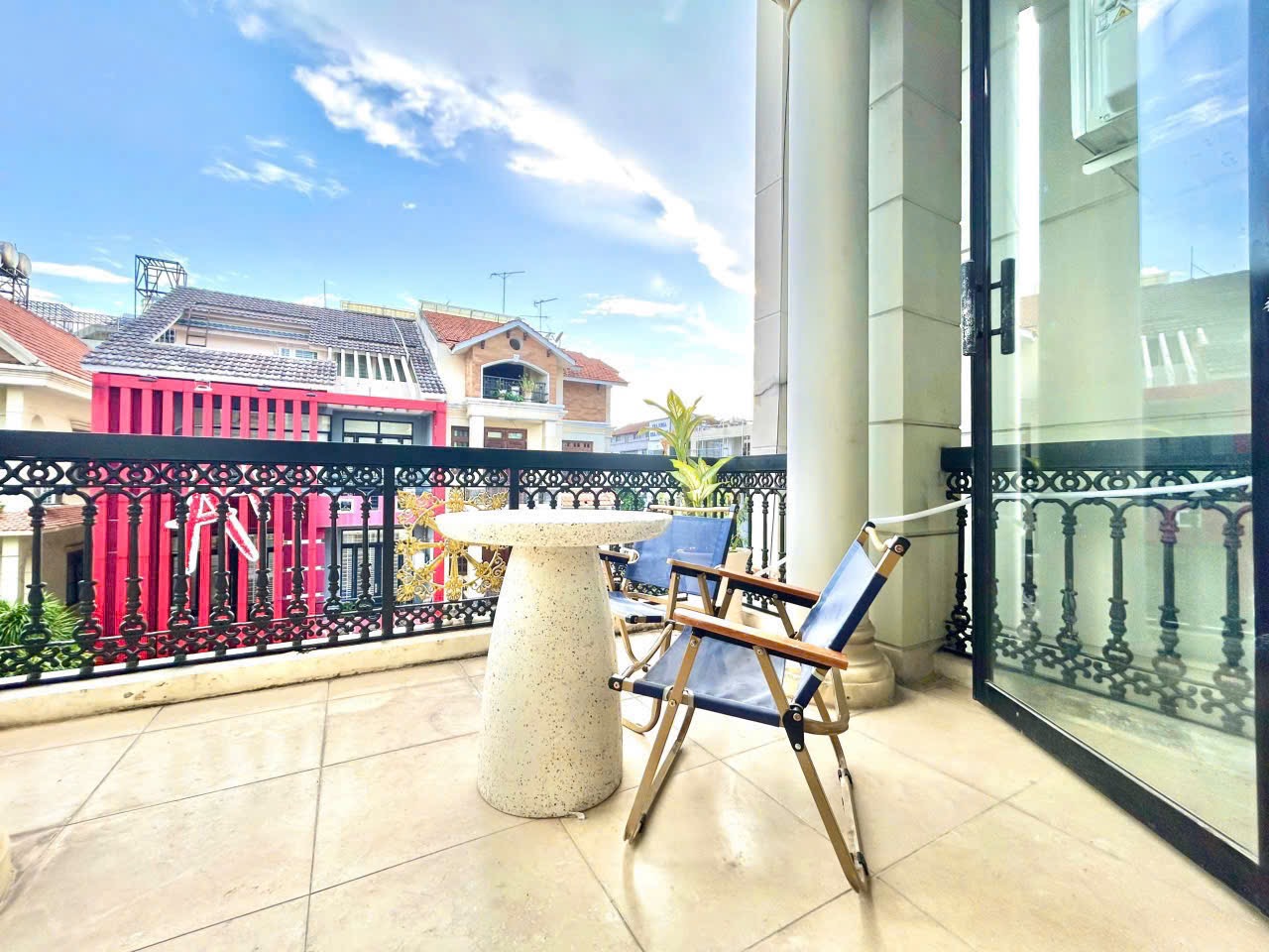 CĂN HỘ 1 PHÒNG NGỦ CỰC RỘNG BAN CÔNG LỚN MÁY GIẶT RIÊNG Ở CÙ LAO