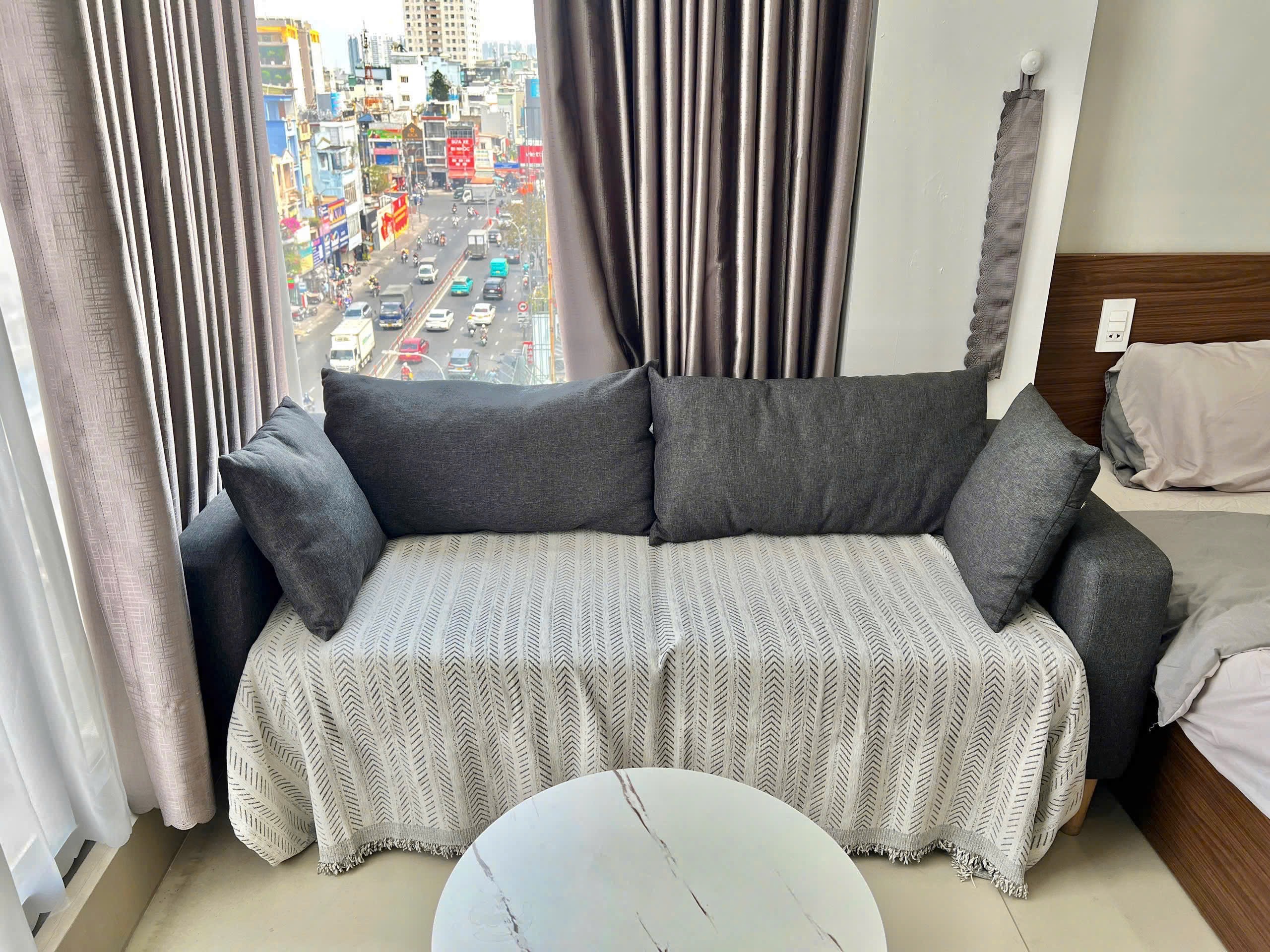 CĂN HỘ BAN CÔNG VIEW TOÀN CẢNH Ở BẠCH ĐẰNG SÁT QUẬN 1 ảnh 4