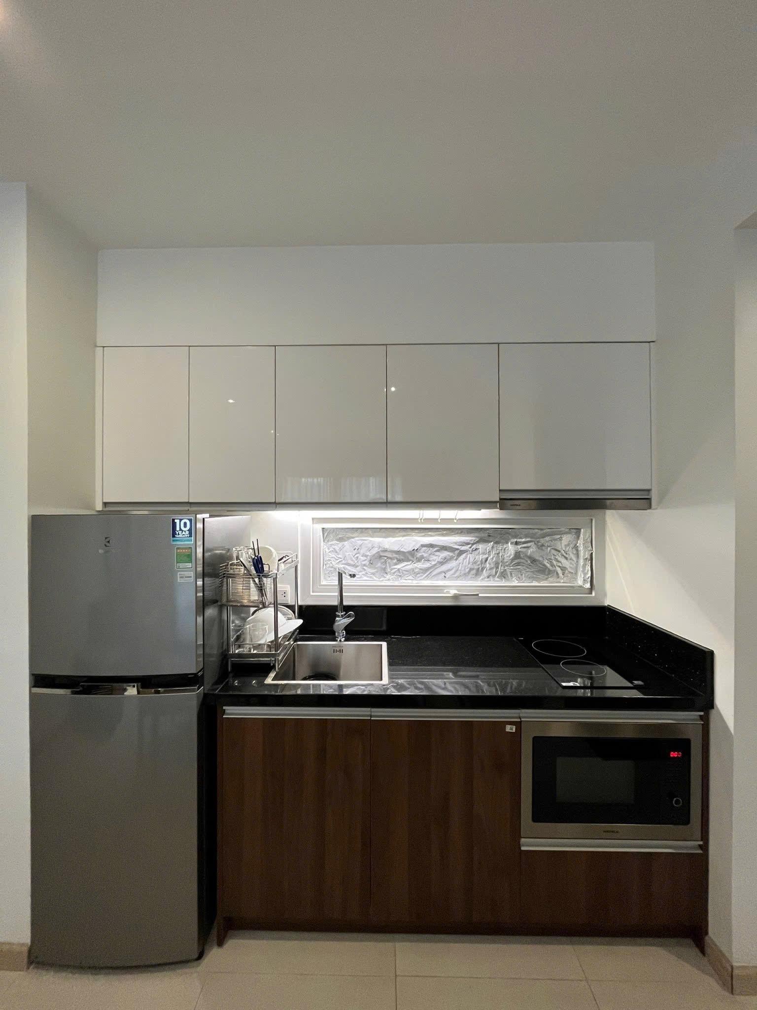 CĂN HỘ DỊCH VỤ 1 PHÒNG NGỦ BAN CÔNG LỚN PHÒNG KHÁCH RỘNG Ở TRƯƠNG QUỐC DUNG SÁT QUẬN 1 ảnh 3