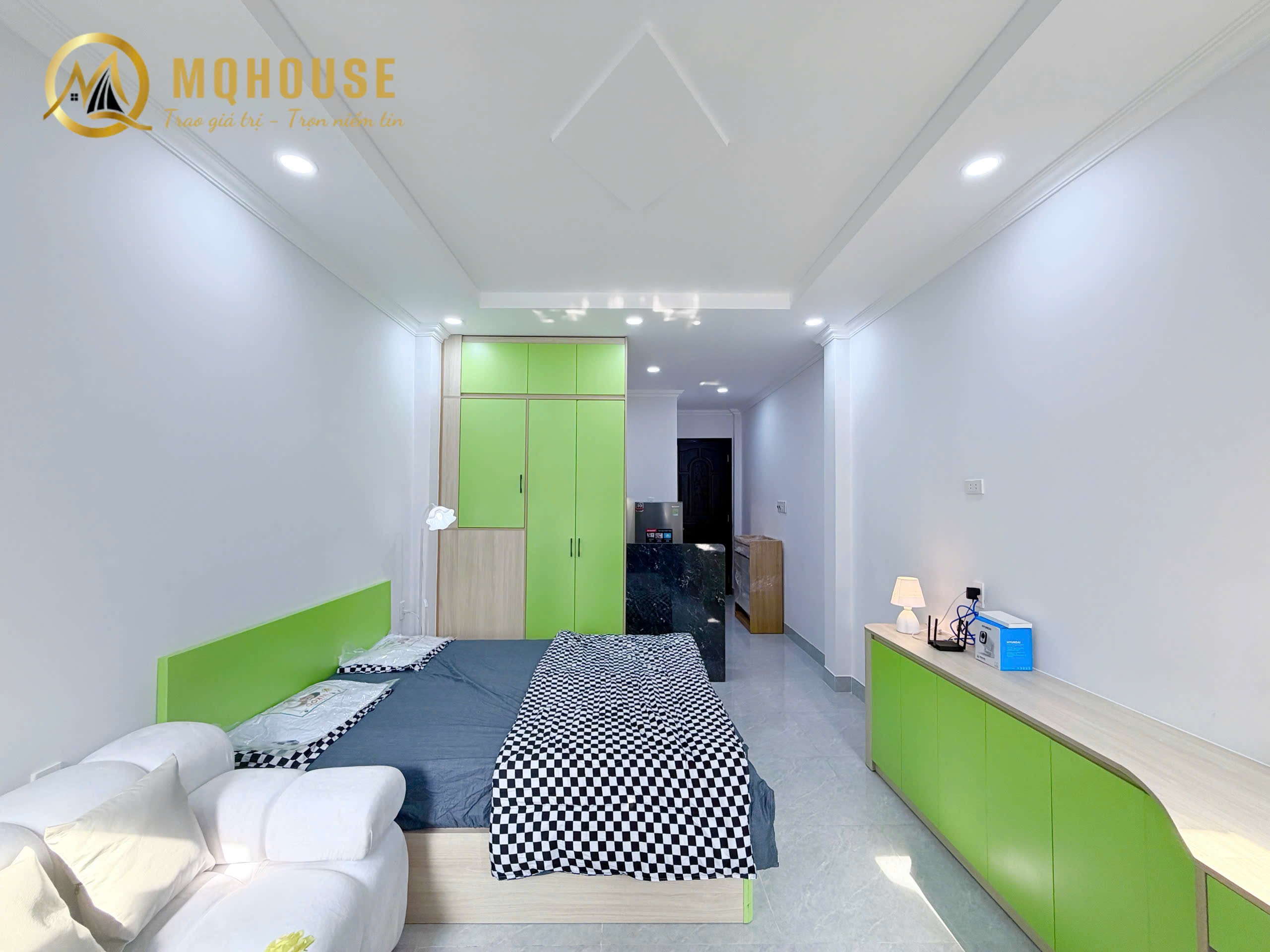 CĂN HỘ BAN CÔNG LỚN FULL NỘI THẤT CAO CẤP MÁY GIẶT RIÊNG Ở NGUYỄN HỮU CẢNH SÁT QUẬN 1 ảnh 3