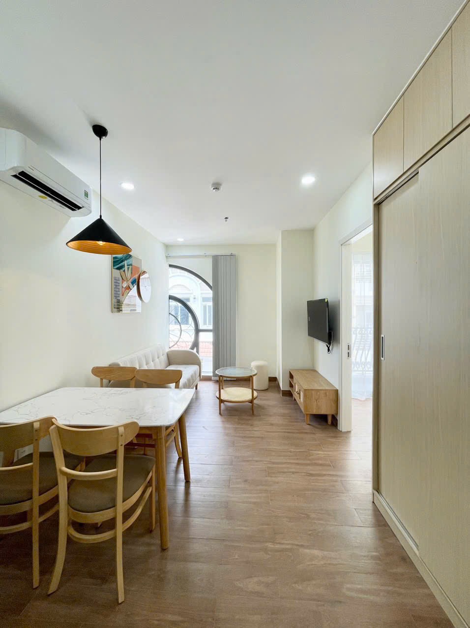 CĂN HỘ 1 PHÒNG NGỦ 1 PHÒNG KHÁCH BAN CÔNG CỰC SANG Ở PHẠM VIẾT CHÁNH SÁT QUẬN 1