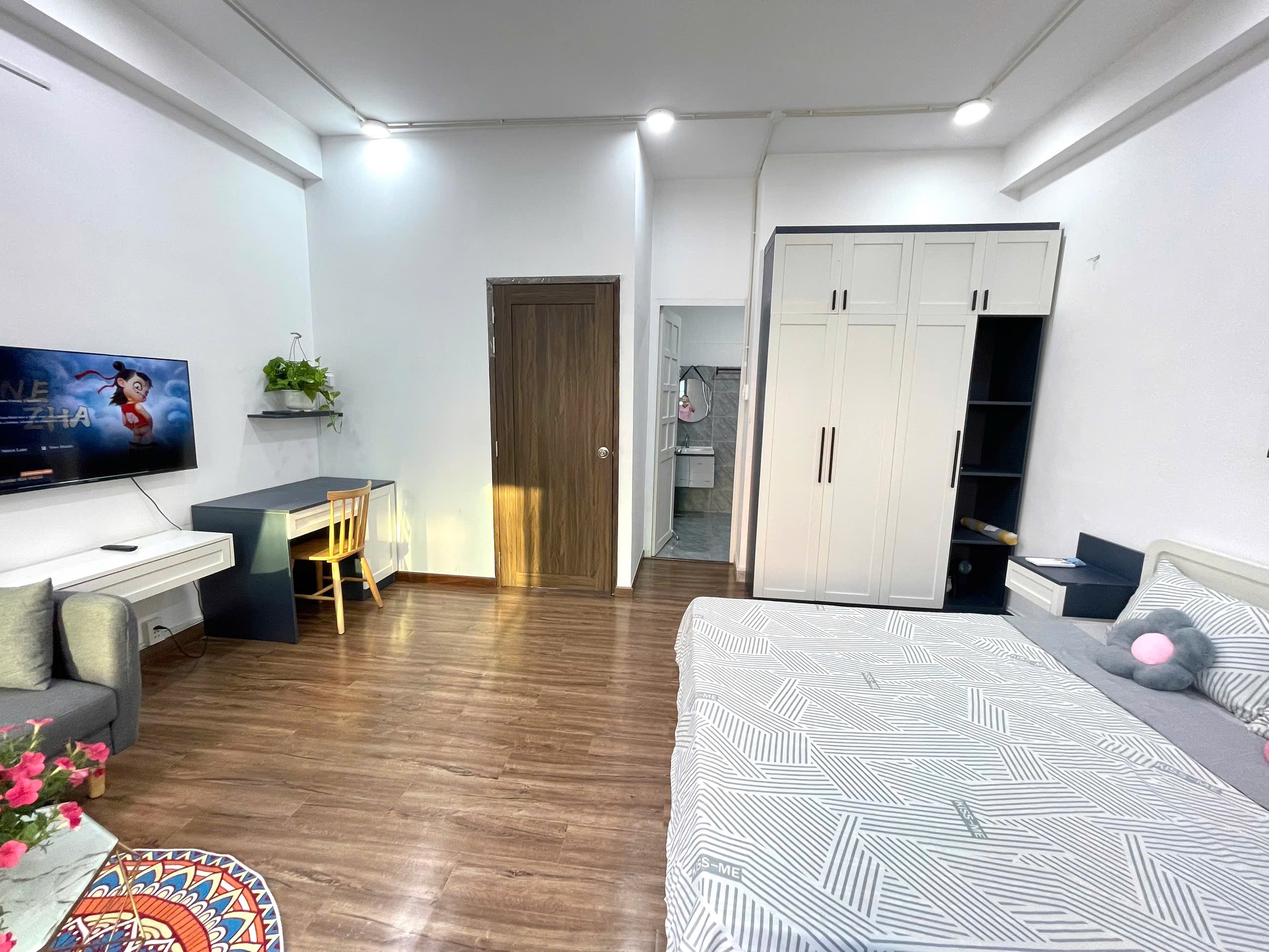 CĂN HỘ 1 PHÒNG NGỦ BAN CÔNG LỚN CỰC THƠ MỘNG Ở TÂN CẢNG SÁT GA METRO VÀ LANDMARK ảnh 3