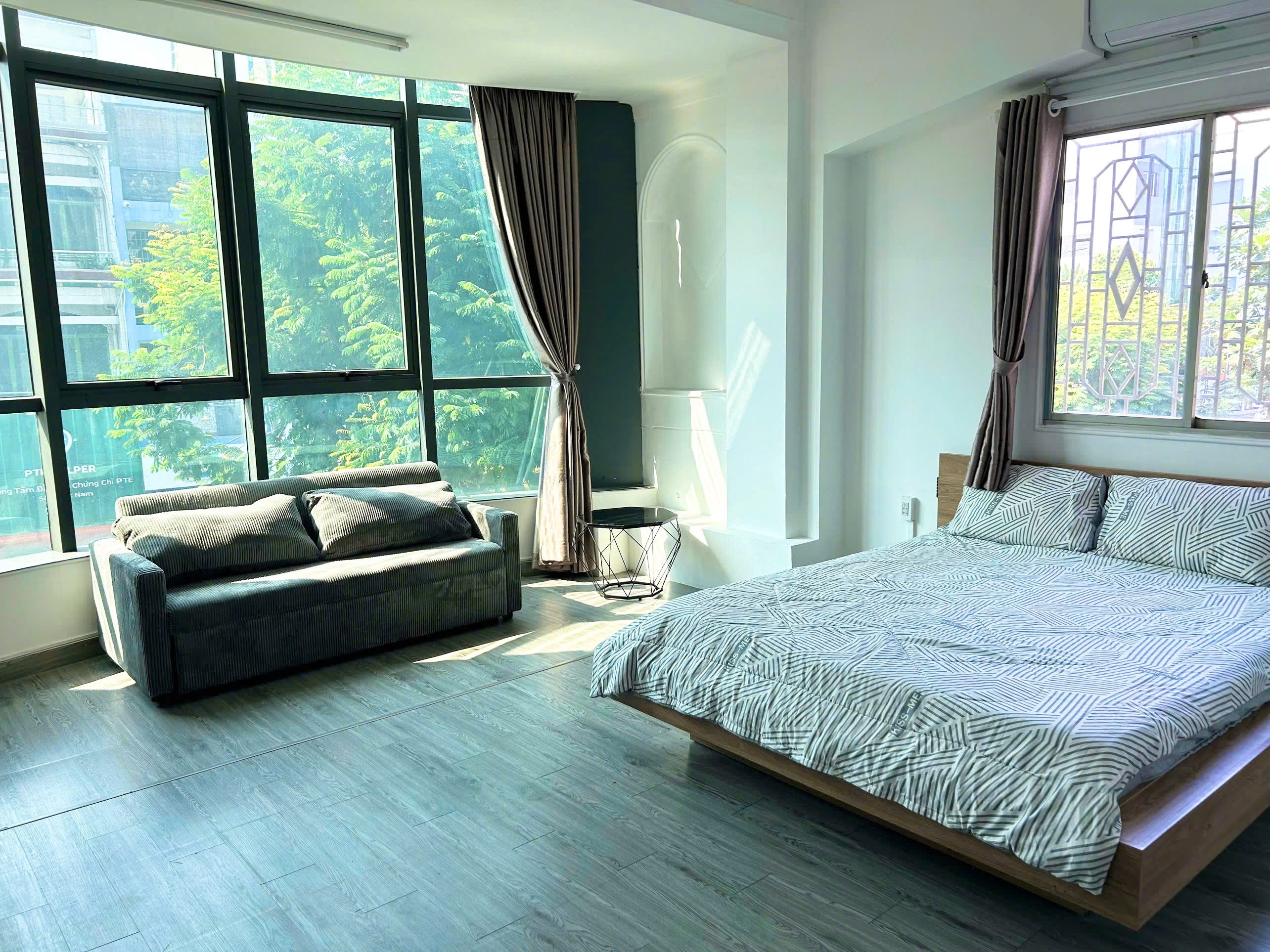 CĂN HỘ 1 PHÒNG NGỦ CỬA KÍNH QUANH PHÒNG VIEW TOÀN CẢNH Ở ĐIỆN BIÊN PHỦ SÁT TRUNG TÂM SÀI GÒN ảnh 2