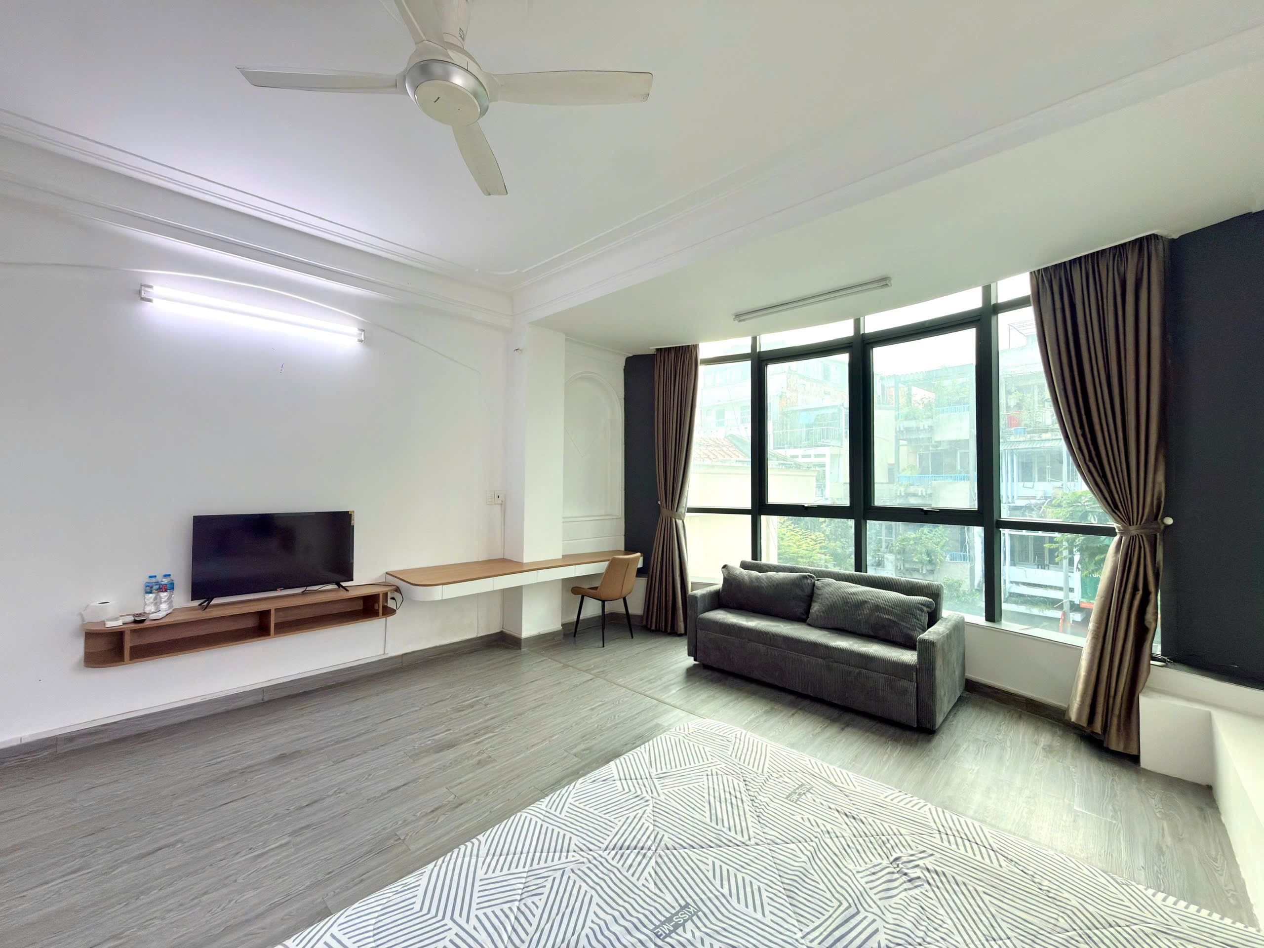 CĂN HỘ 1 PHÒNG NGỦ CỬA KÍNH QUANH PHÒNG VIEW TOÀN CẢNH Ở ĐIỆN BIÊN PHỦ SÁT TRUNG TÂM SÀI GÒN ảnh 3