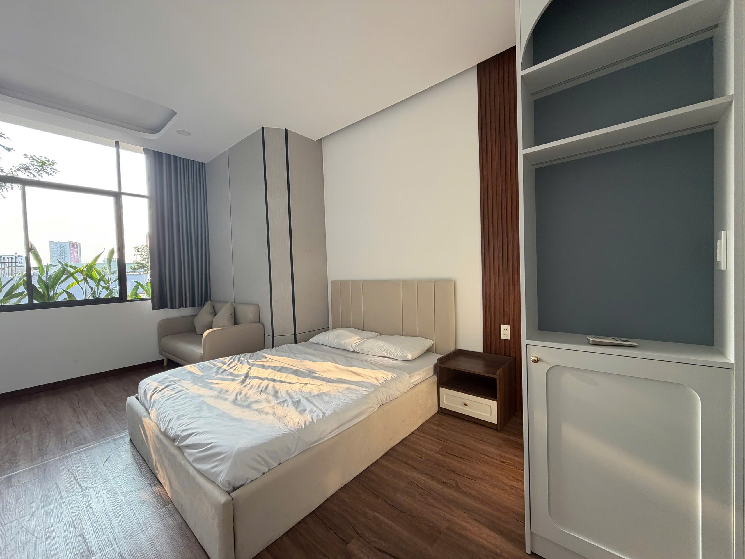 CĂN HỘ MỚI KHAI TRƯƠNG CỬA SỔ LỚN DIỆN TÍCH RỘNG FULL NỘI THẤT Ở SÁT NGÃ TƯ HÀNG XANH