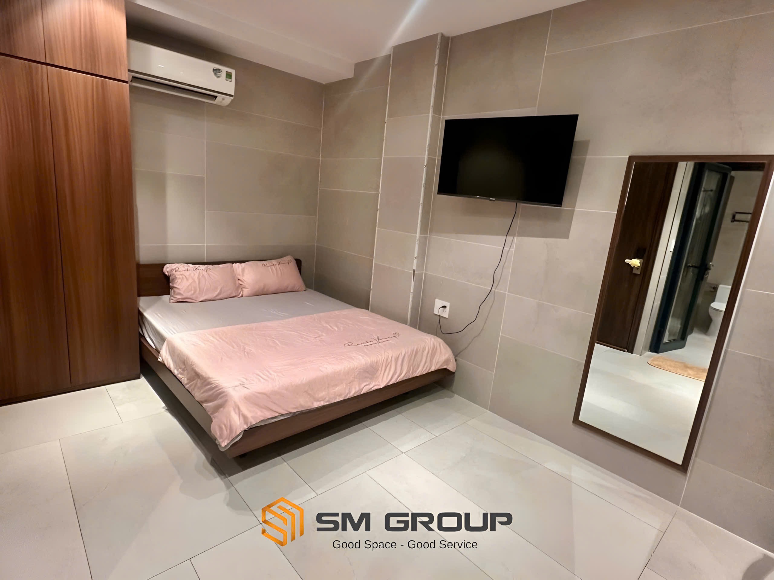 CĂN HỘ 1 PHÒNG NGỦ CAO CẤP CỬA SỔ VIEW ĐẸP NHÀ THANG MÁY CÓ BẢO VỆ GẦN SÂN BAY VÀ CÁC QUẬN LÂN CẬN