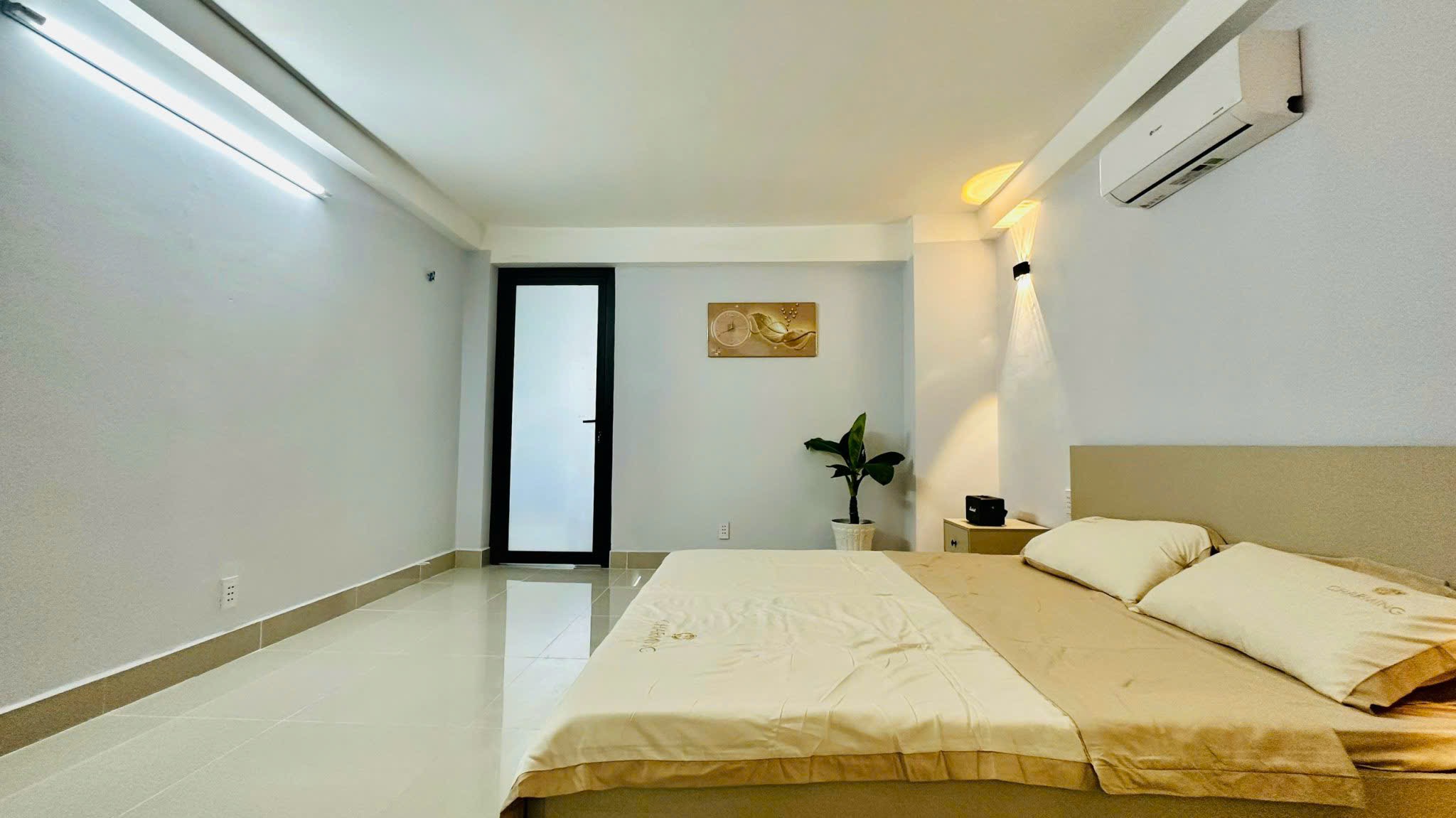 CĂN HỘ 1 PHÒNG NGỦ CỰC RỘNG NHIỀU CỬA SỔ THOÁNG PHÒNG KHÁCH RỘNG MÁY GIẶT RIÊNG Ở BÌNH LỢI