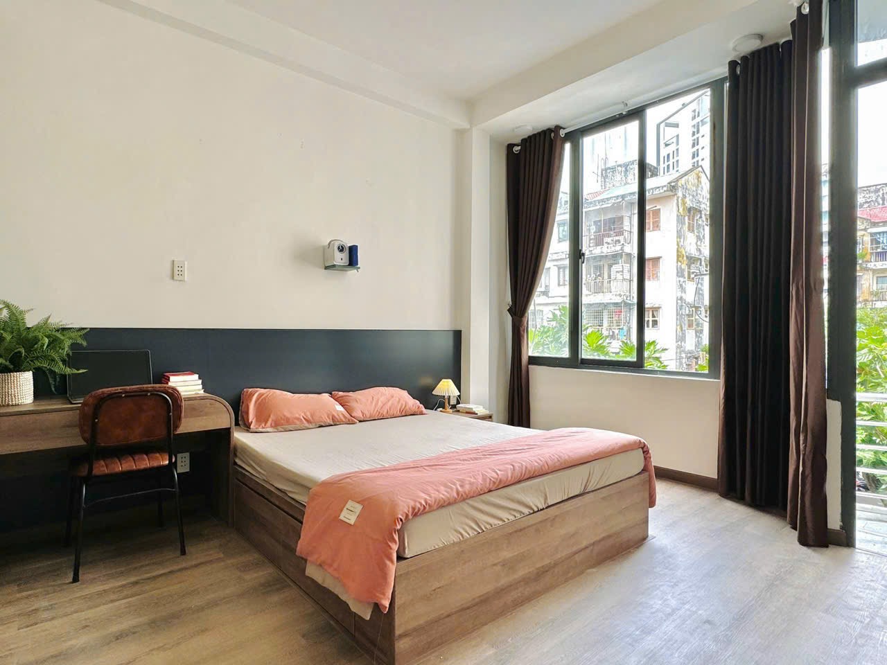 CĂN HỘ 1 PHÒNG NGỦ BAN CÔNG LỚN Ở HOÀNG SA QUẬN 1