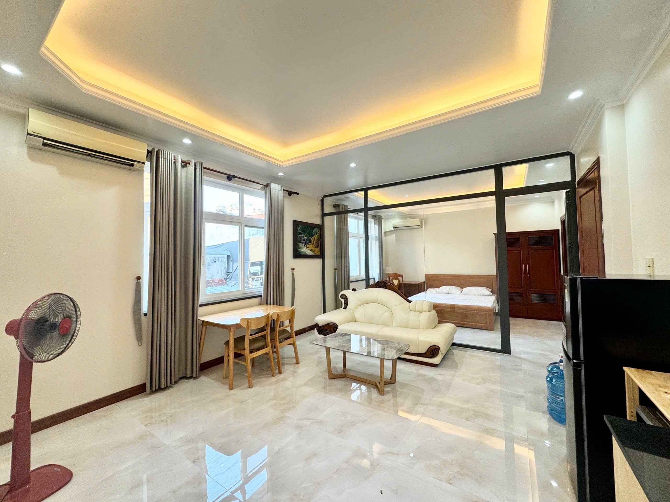 CĂN HỘ 1 PHÒNG NGỦ NHIỀU CỬA SỔ QUANH PHÒNG FULL NỘI THẤT CAO CẤP Ở PHẠM VIẾT CHÁNH SÁT QUẬN 1