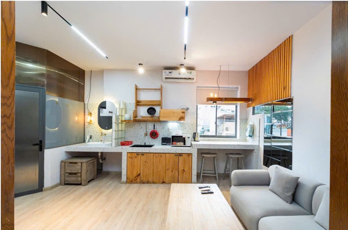 Căn hộ 1 phòng ngủ 60m2 - nhiều cửa sổ thoáng, phòng khách lớn, full nội thất cao cấp - Nguyễn Sơn Hà, Quận 3