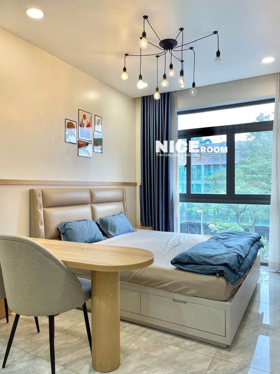 CĂN HỘ CỬA SỔ LỚN PHÒNG TONE TRẮNG SANG TRỌNG Ở NGÔ TẤT TỐ