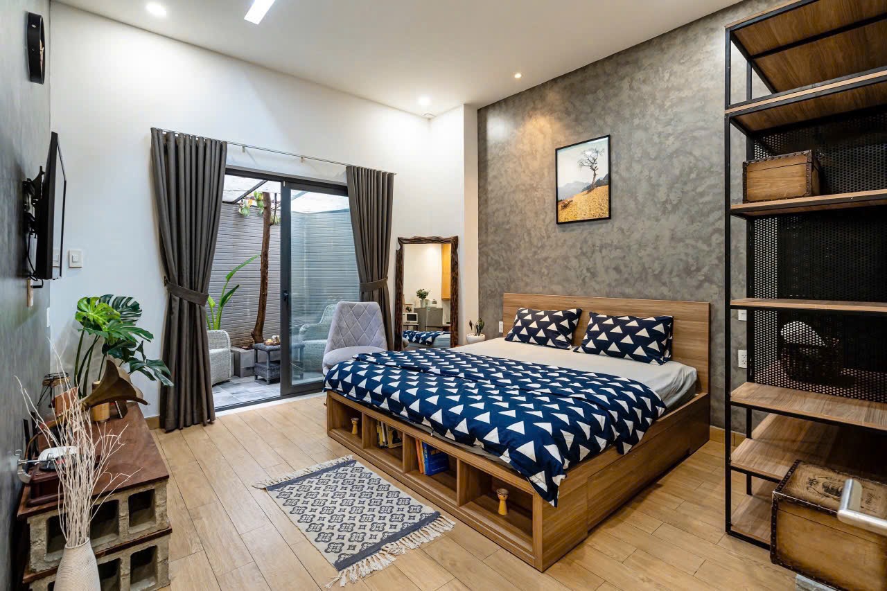 CĂN HỘ DỊCH VỤ CAO CẤP CÓ SÂN SAU RỘNG FULL NỘI THẤT CAO CẤP Ở VÕ DUY NINH SÁT QUẬN 1