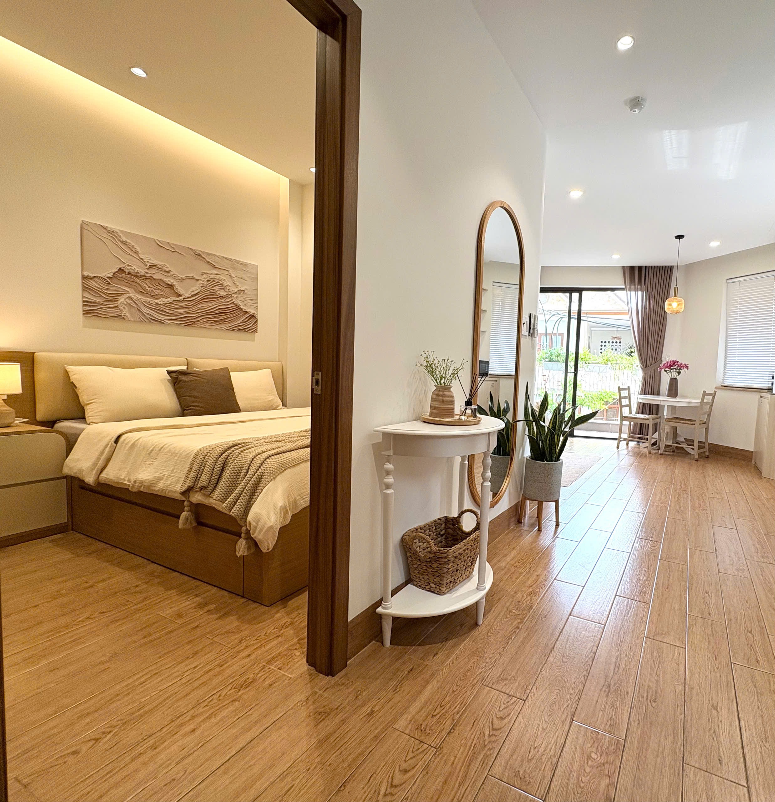 SIÊU PHẨM CĂN HỘ 1 PHÒNG NGỦ BAN CÔNG 55m2 BÙI ĐÌNH TUÝ BÌNH THẠNH SÁT QUẬN 1