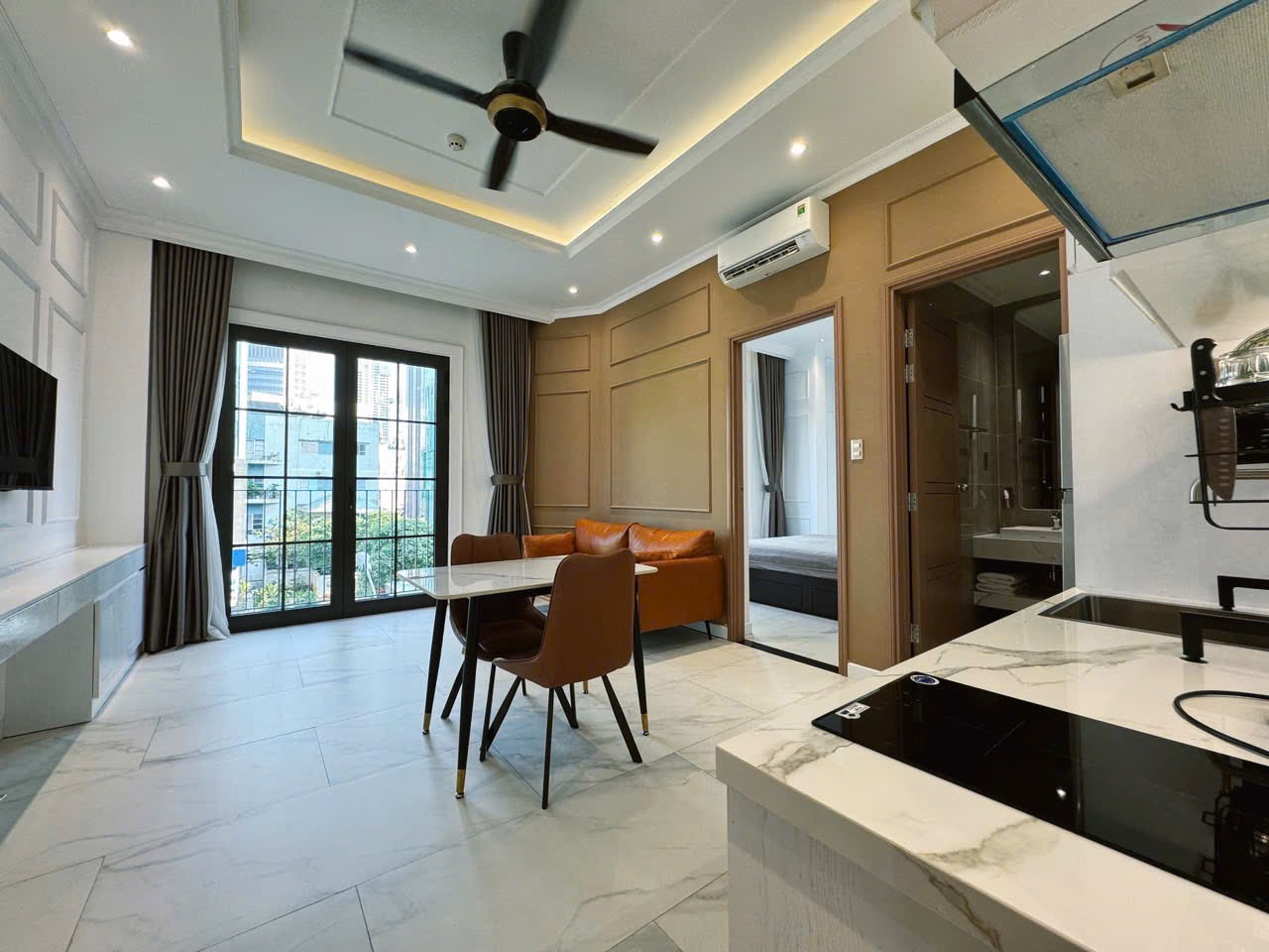 CĂN HỘ 1PN CAO CẤP 50M² – BAN CÔNG QUANH PHÒNG | NGUYỄN THỊ MINH KHAI, QUẬN 1