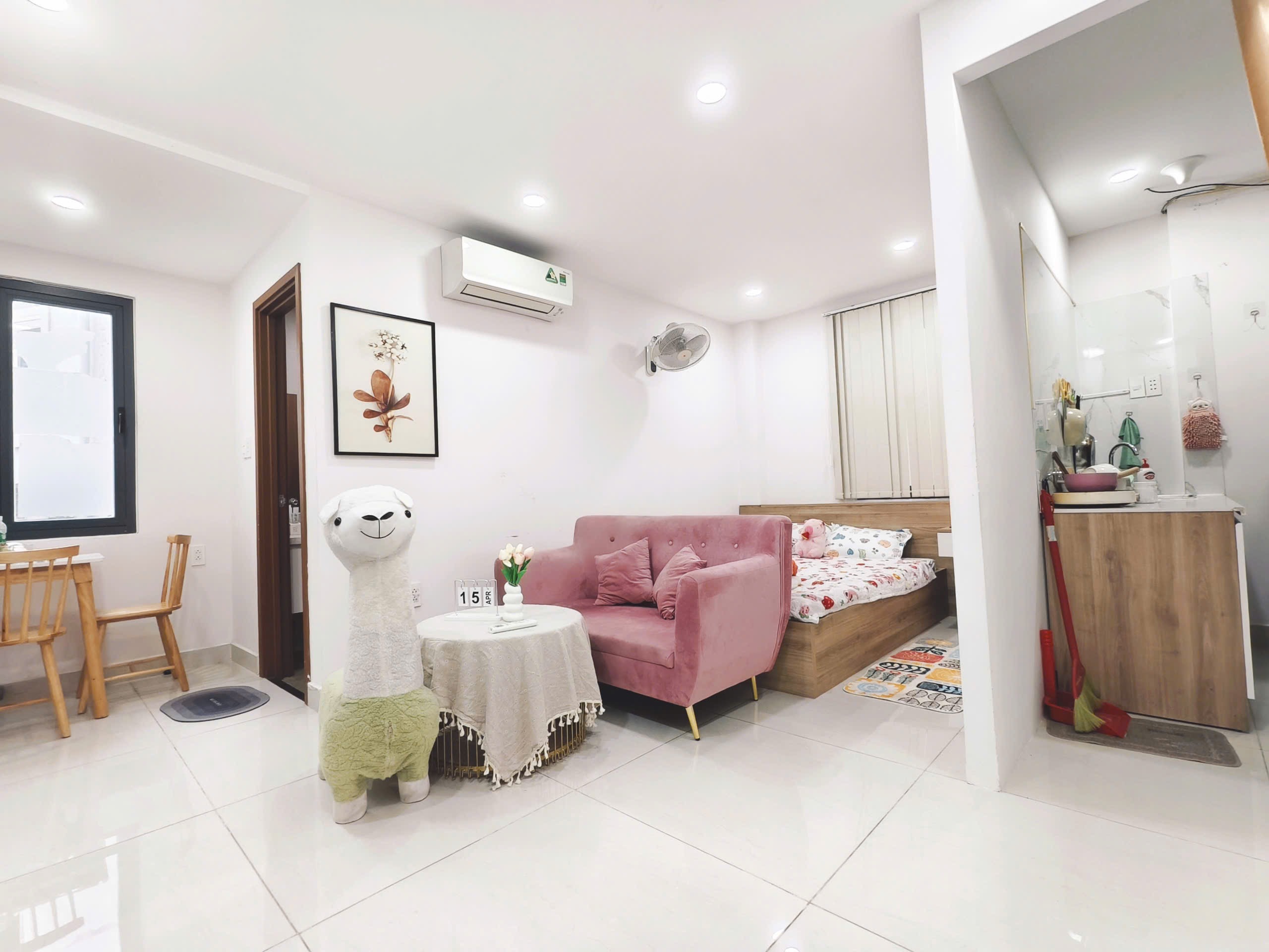 CHO THUÊ CĂN HỘ 1 PHÒNG NGỦ TÁCH BẾP BAN CÔNG Ở HOÀNG HOA THÁM GIAO VỚI PHAN ĐĂNG LƯU