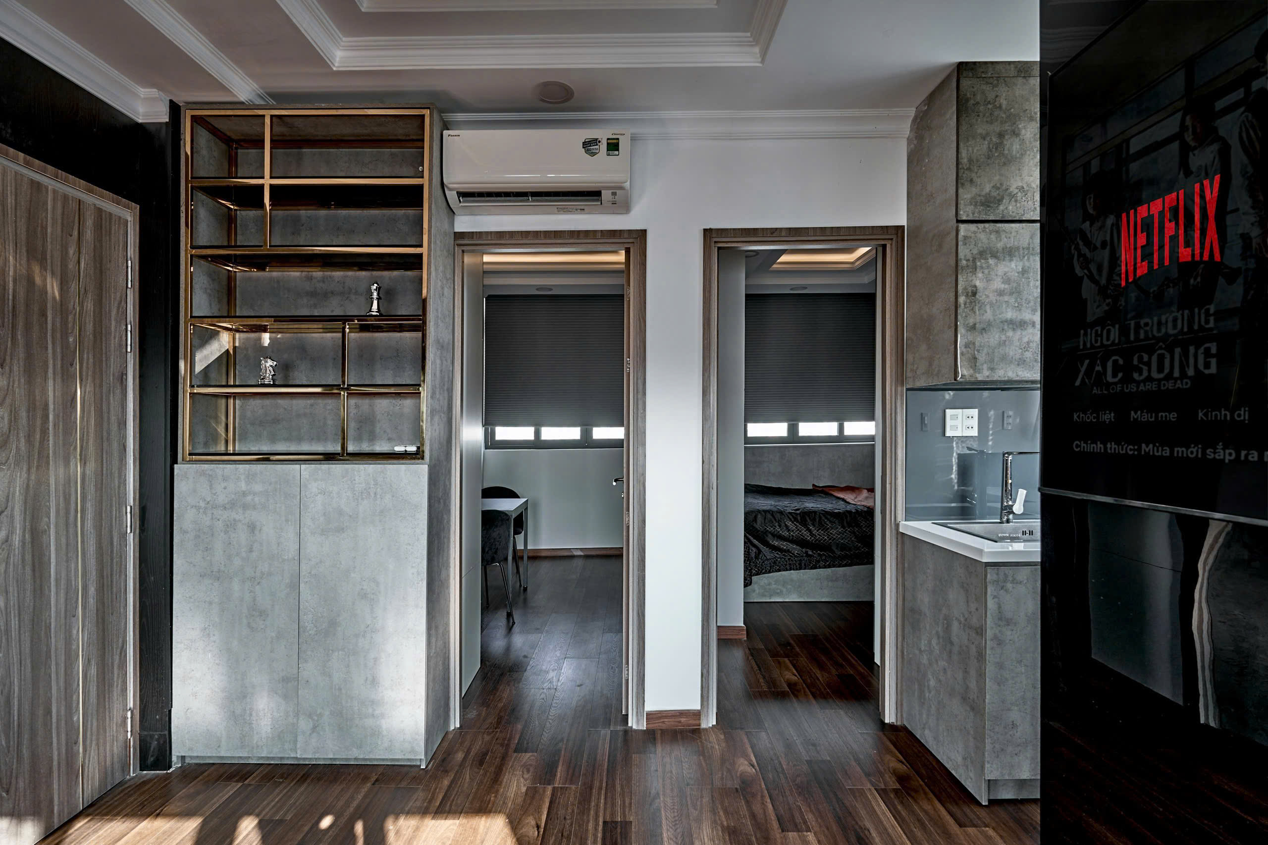 James Apartment banner